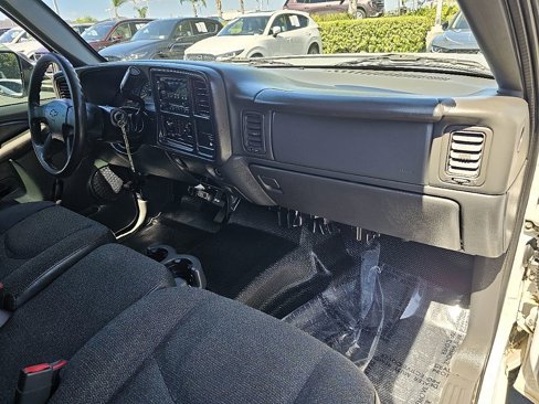 Used 2006 Chevrolet Silverado 2500 W/T w/ Heavy-Duty Power Package image 21