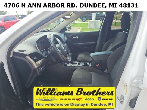 Used 2017 Jeep Cherokee Latitude w/ Cold Weather Group image 25