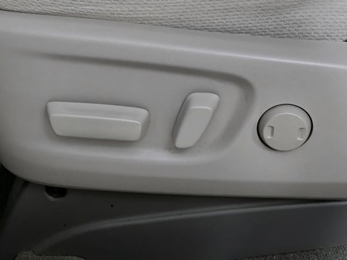Used 2015 Toyota Sienna LE image 16