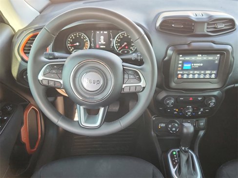 Used 2020 Jeep Renegade Latitude image 11