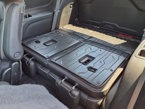 Used 2020 GMC Acadia Denali w/ Denali Ultimate Package image 10