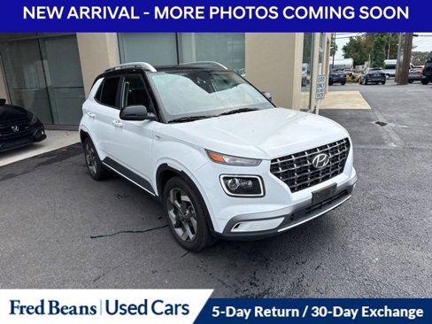 Used 2022 Hyundai Venue Limited w/ Cargo Package image 3