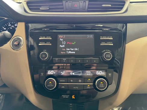 Used 2015 Nissan Rogue SV image 35