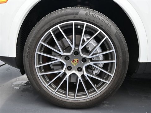 Certified 2021 Porsche Cayenne image 6