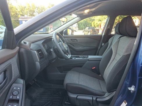 Used 2021 Nissan Rogue S image 13