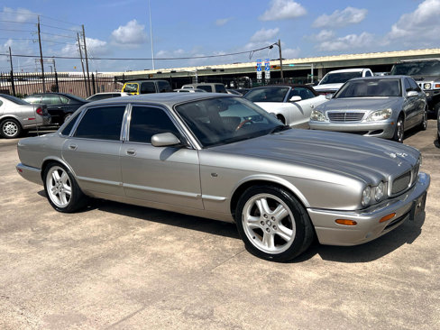 Used 1999 Jaguar XJ8 image 9