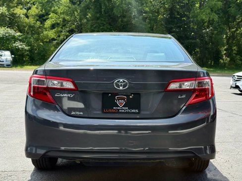 Used 2012 Toyota Camry L image 5