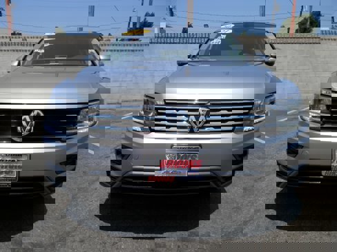 Used 2021 Volkswagen Tiguan SE w/ Panoramic Sunroof Package image 13