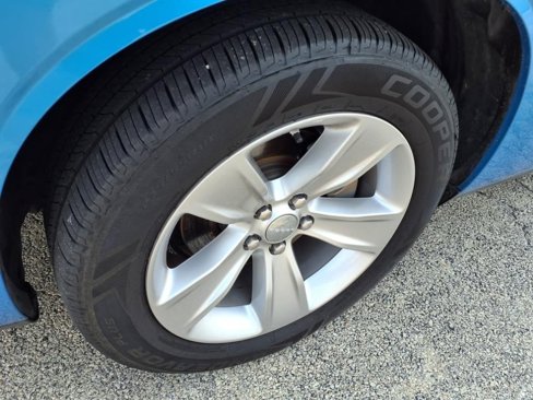 Used 2023 Dodge Challenger SXT image 9