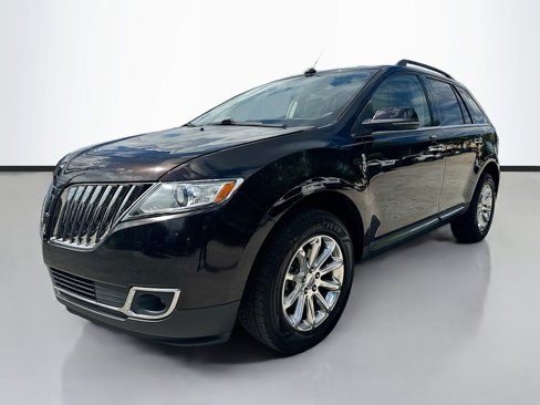 Used 2013 Lincoln MKX FWD image 4