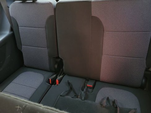 Used 2021 Chevrolet Traverse LS image 10