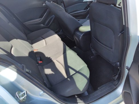 Used 2018 MAZDA MAZDA3 Sport image 17