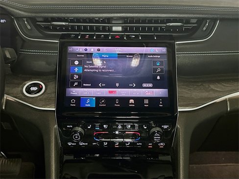 Certified 2022 Jeep Grand Cherokee Limited w/ Luxury Tech Group II image 12