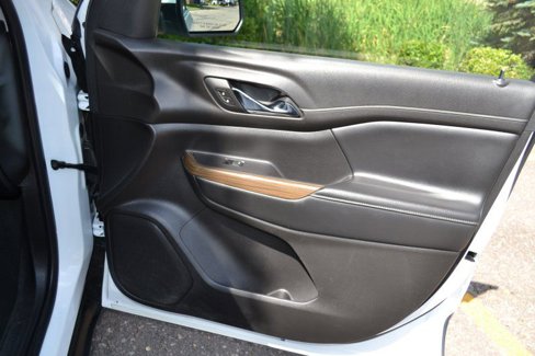Used 2019 GMC Acadia SLE image 34