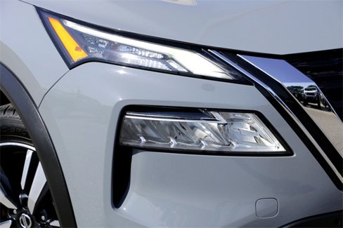 Used 2021 Nissan Rogue SL w/ Premium Package image 3
