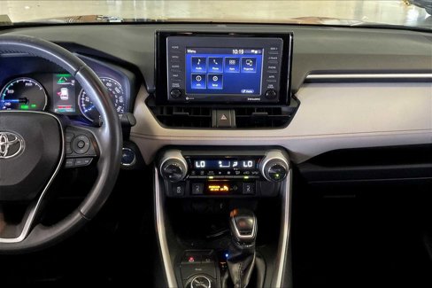 Used 2021 Toyota RAV4 XLE image 6