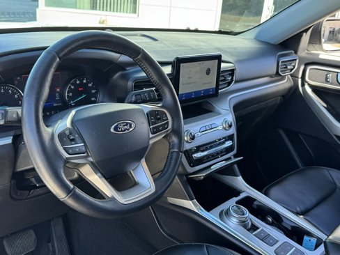 Used 2021 Ford Explorer XLT w/ Equipment Group 202A image 23