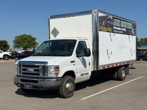 Used 2015 Ford E-350 and Econoline 350 Super Duty w/ Exterior Upgrade Package image 1