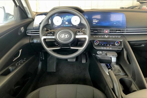 Used 2024 Hyundai Elantra SEL image 5