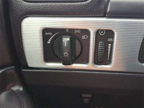 Used 2004 Ford Thunderbird image 20
