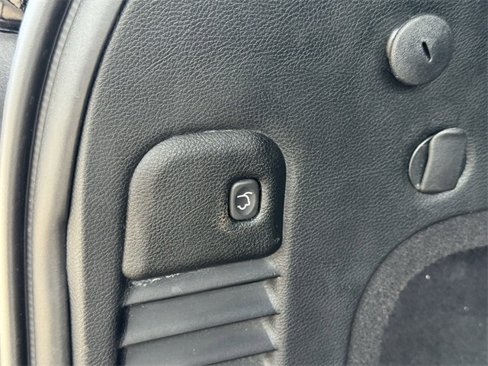 Used 2018 Jeep Grand Cherokee Altitude image 31