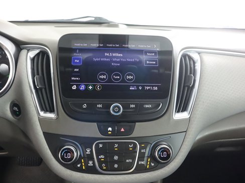 Used 2020 Chevrolet Malibu LT image 41