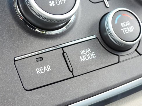 Used 2015 Toyota Sienna XLE image 57