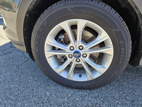 Used 2019 Ford Escape SEL image 10
