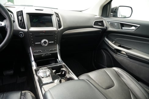 Used 2019 Ford Edge Titanium image 21