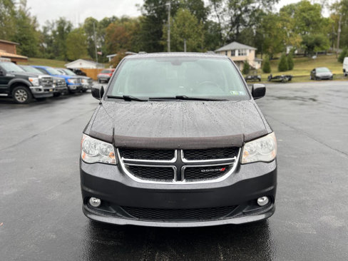 Used 2019 Dodge Grand Caravan SXT image 2
