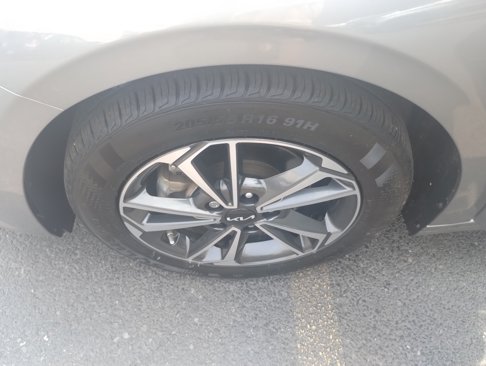 Used 2022 Kia Forte LXS w/ LXS Technology Package image 21