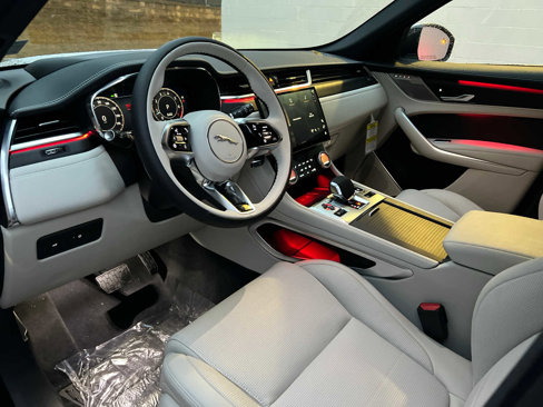 New 2025 Jaguar F-PACE R-Dynamic S image 11