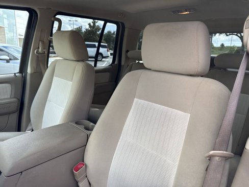 Used 2008 Ford Explorer XLT image 9