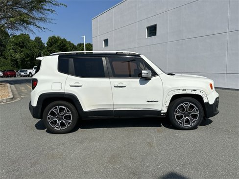 Used 2015 Jeep Renegade Limited image 2