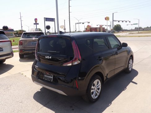 New 2025 Kia Soul LX image 6