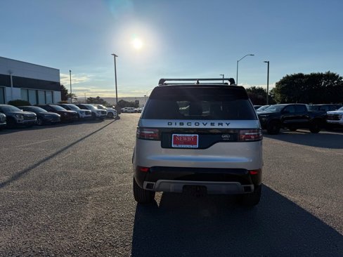 Used 2018 Land Rover Discovery HSE Luxury image 6