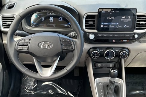 New 2025 Hyundai Venue SEL image 11
