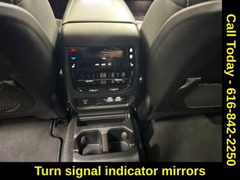 Used 2022 Jeep Grand Cherokee L Limited image 16