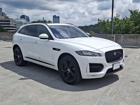 Used 2018 Jaguar F-PACE R-Sport image 7