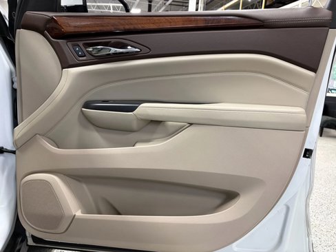 Used 2015 Cadillac SRX Luxury w/ Driver Awareness Package image 33