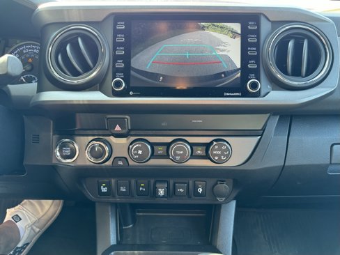 Used 2020 Toyota Tacoma 4x4 Double Cab image 30