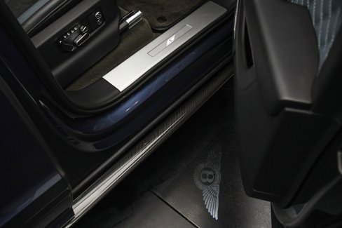 Used 2022 Bentley Bentayga image 47