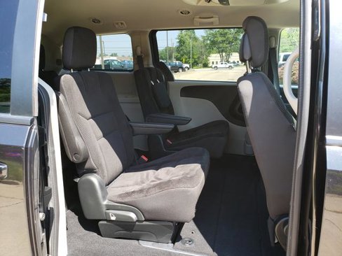 Used 2017 Dodge Grand Caravan SE w/ Power Window Group image 17