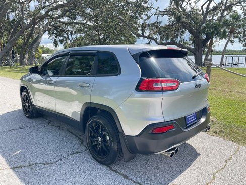 Used 2014 Jeep Cherokee Sport image 10