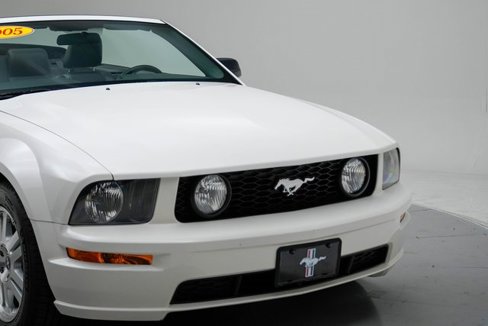 Used 2005 Ford Mustang GT Premium image 12