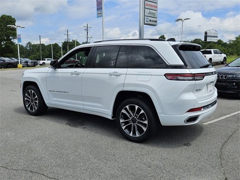 Used 2023 Jeep Grand Cherokee Overland image 11