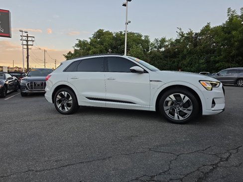 Used 2021 Audi e-tron Premium w/ Convenience Plus Package image 16