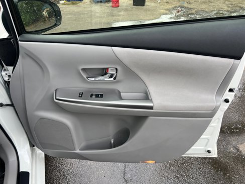 Used 2015 Toyota Prius V Three image 17
