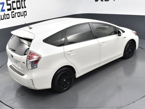 Used 2017 Toyota Prius V Two image 22