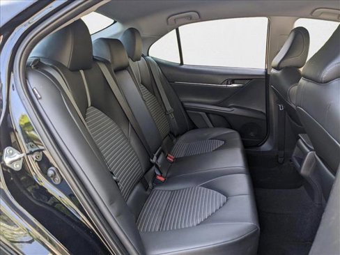 Used 2022 Toyota Camry SE image 18